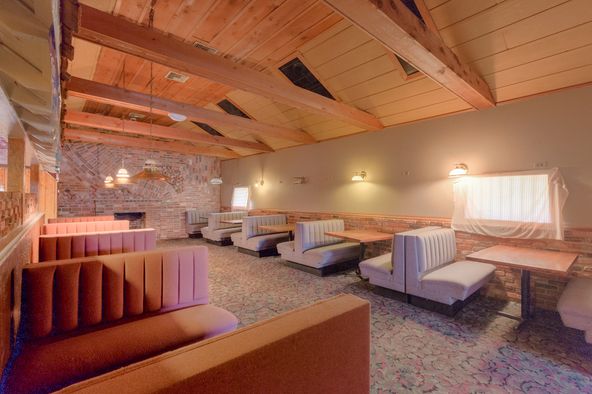 Restaurant With High Visibility: 1330 N Woodland Blvd, Deland, FL 32720